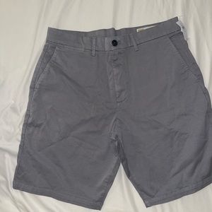 Gap Khaki in gray 10” shorts